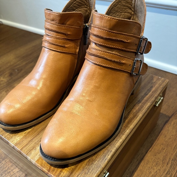 Spring Step boots - Picture 1 of 2